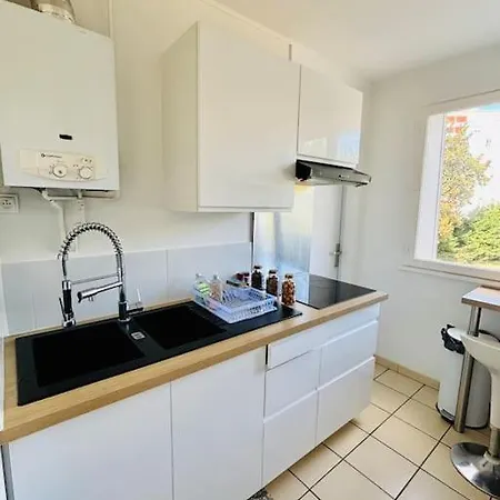 Apartment Cosy Centre Proche Tram, Parking