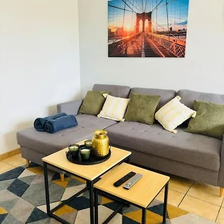 Cosy Centre Proche Tram, Parking Apartment *
